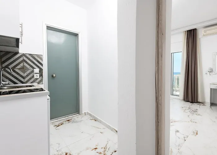 Boutique Giannikis By The מלון דירות לימנריה