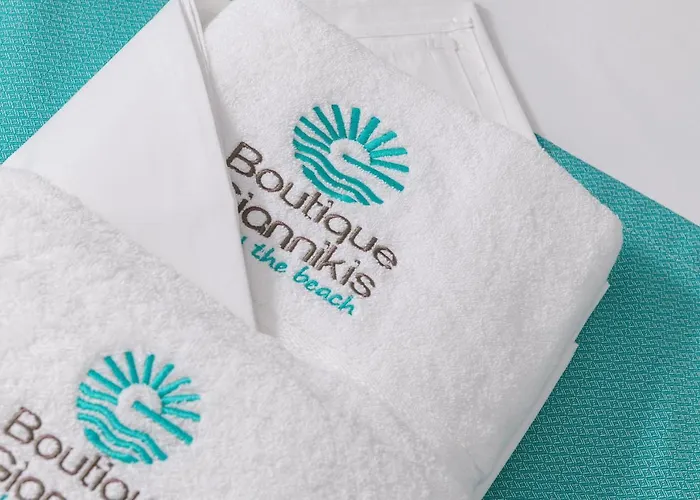 Boutique Giannikis By The לימנריה