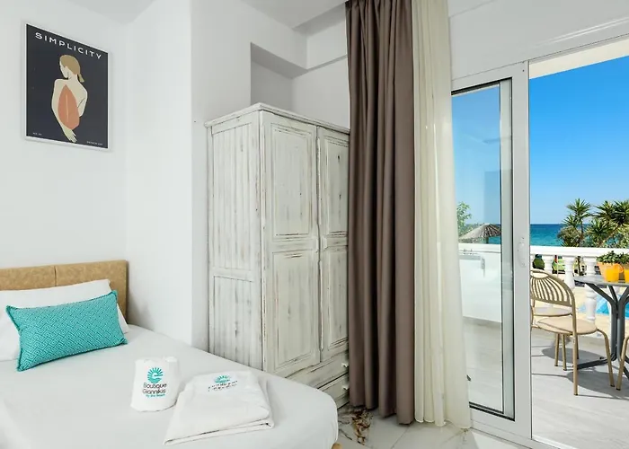 Boutique Giannikis By The מלון דירות