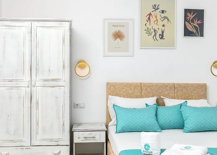 מלון דירות Boutique Giannikis By The 3*