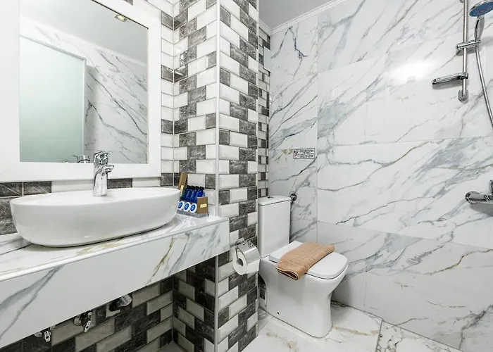 Boutique Giannikis By The 3* לימנריה