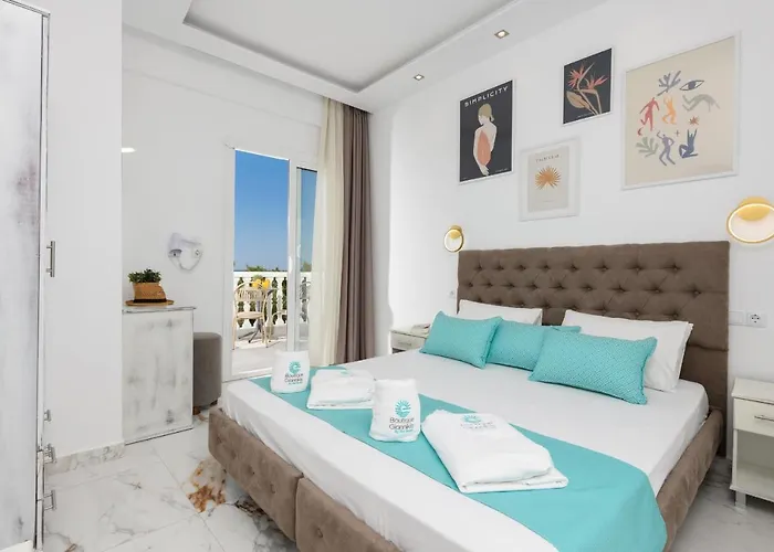 Boutique Giannikis By The לימנריה