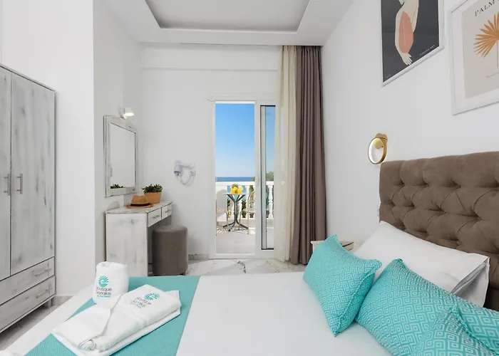 Boutique Giannikis By The לימנריה