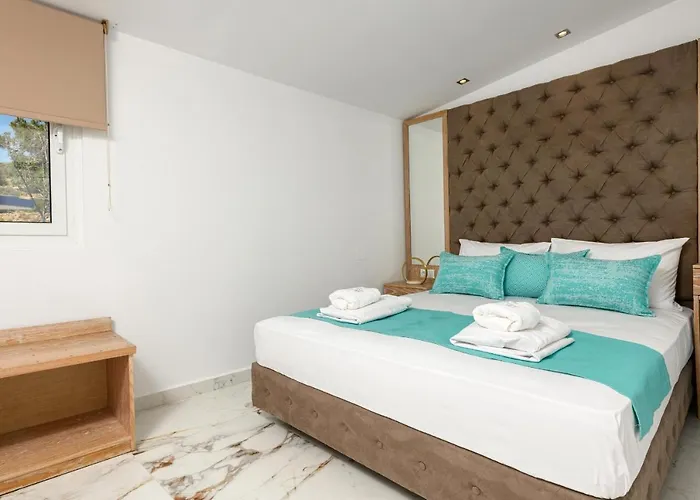 Boutique Giannikis By The מלון דירות לימנריה