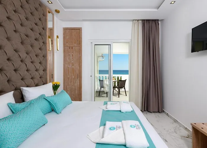 Boutique Giannikis By The לימנריה