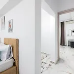 Boutique Giannikis By The
