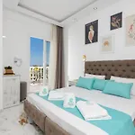 Boutique Giannikis By The 리메나리아