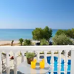 Boutique Giannikis By The