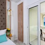 Boutique Giannikis By The 3*
