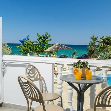 Boutique Giannikis By The 3* リメナリア