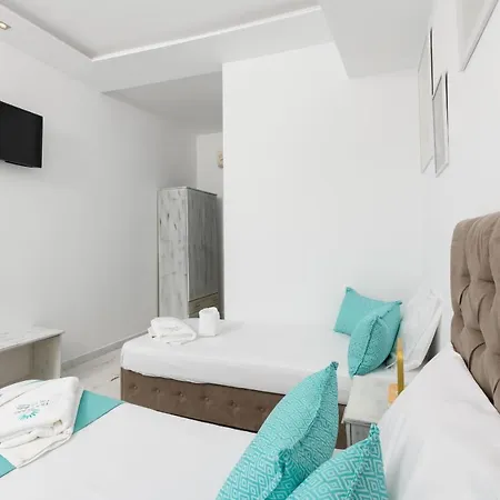 Boutique Giannikis By The לימנריה