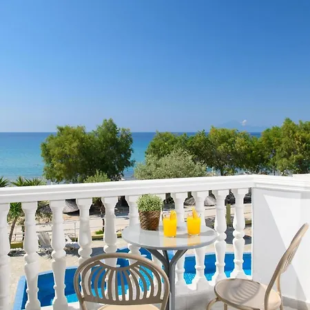 Boutique Giannikis By The アパートホテル 3*