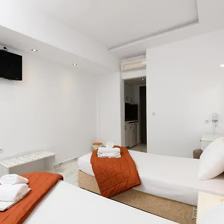 Boutique Giannikis By The מלון דירות 3*