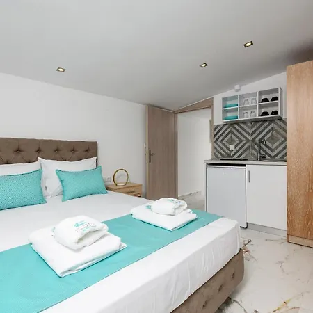Aparthotel Boutique Giannikis By The 3*
