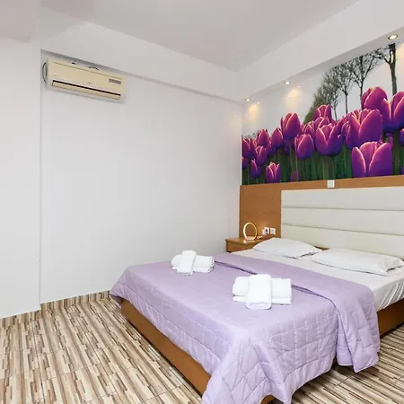 Boutique Giannikis By The