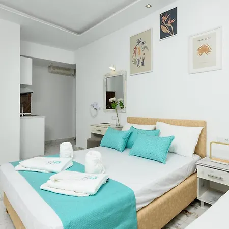 Boutique Giannikis By The מלון דירות לימנריה