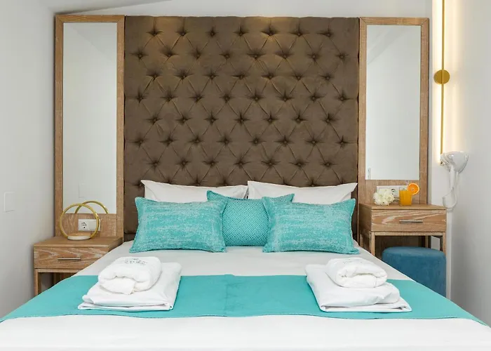 Boutique Giannikis By The